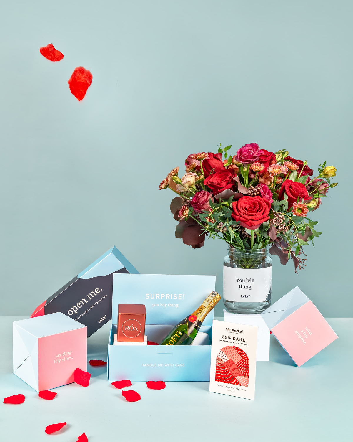 Love Forever Explosion Box + Flowers